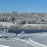 Loft Mit Seeblick Und Innenpool