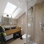 Loft Mit Seeblick Und Innenpool