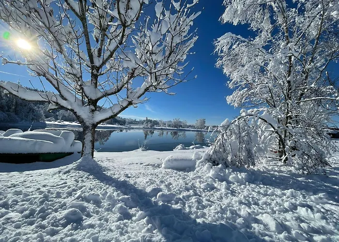 Loft Mit Seeblick Und Innenpool Petersthal