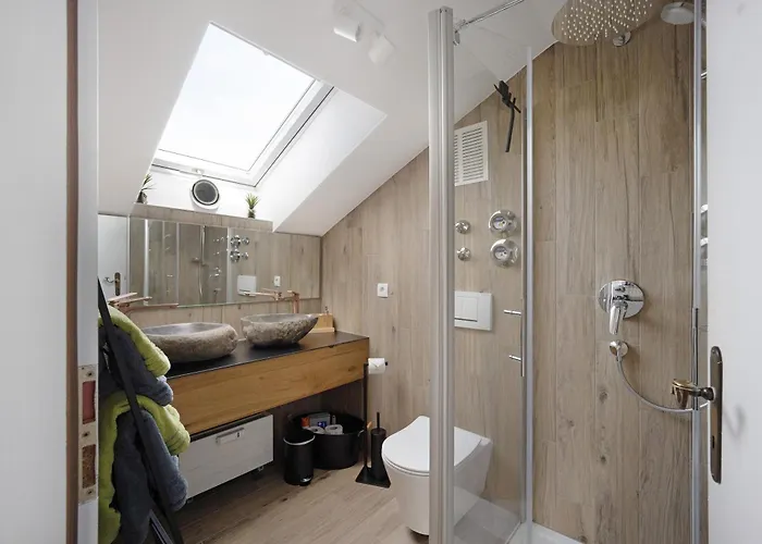 Loft Mit Seeblick Und Innenpool